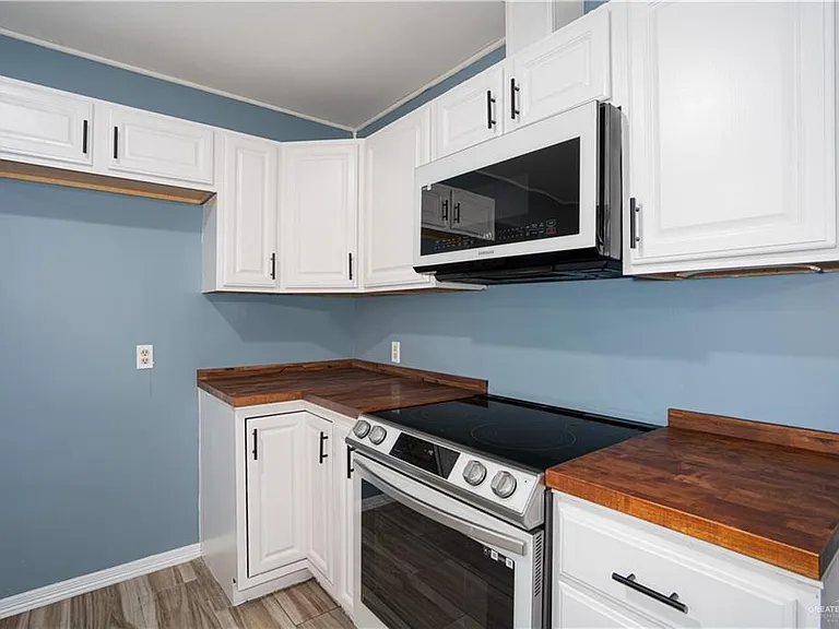 2202 Ella St — Photo 10