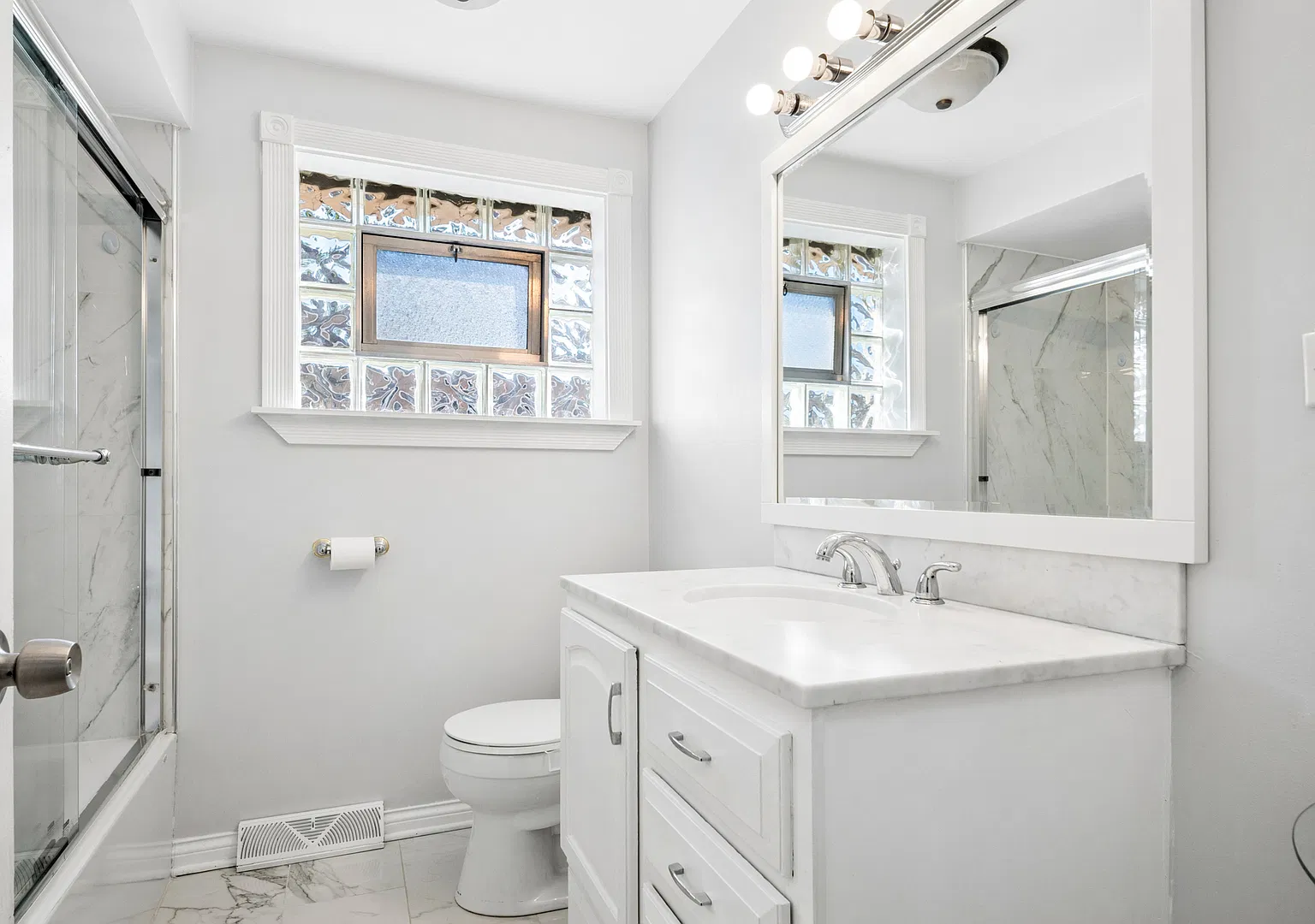 4 bed, 2300 sqft, $3,250 — Photo 4