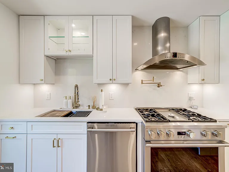 8 Carriage House Cir — Photo 30