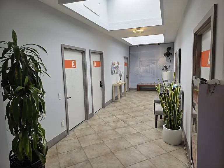Hallway common area. Total 5 units.