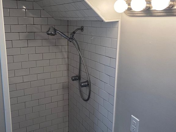3rd image of 1007 E California Ave #A