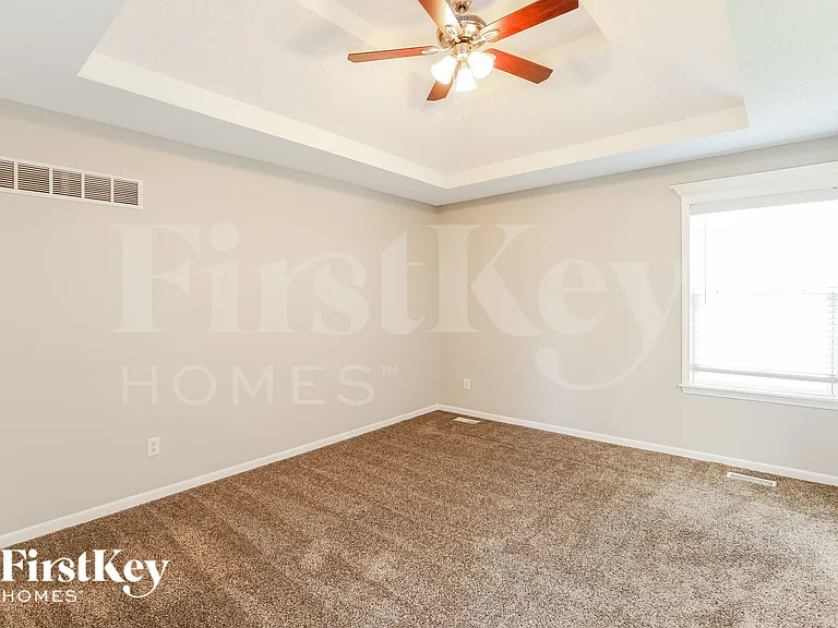 11623 N Windsor Ave — Photo 9