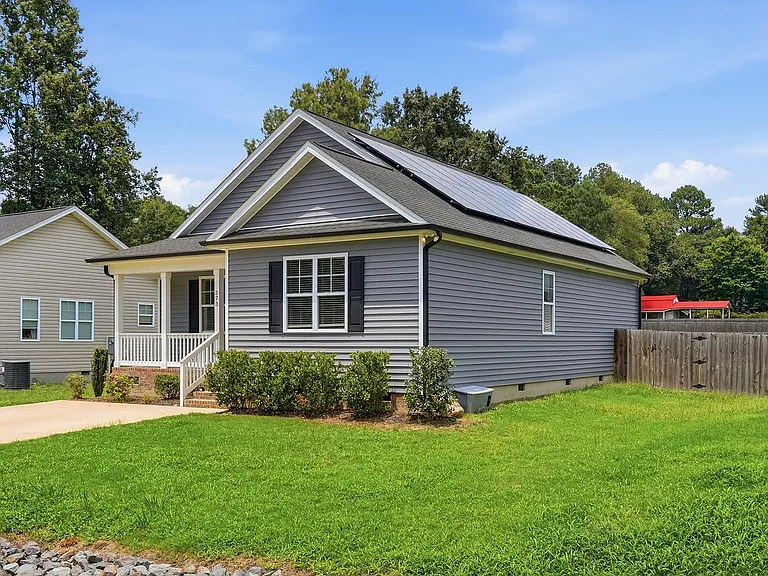 573 Circle Dr — Photo 3