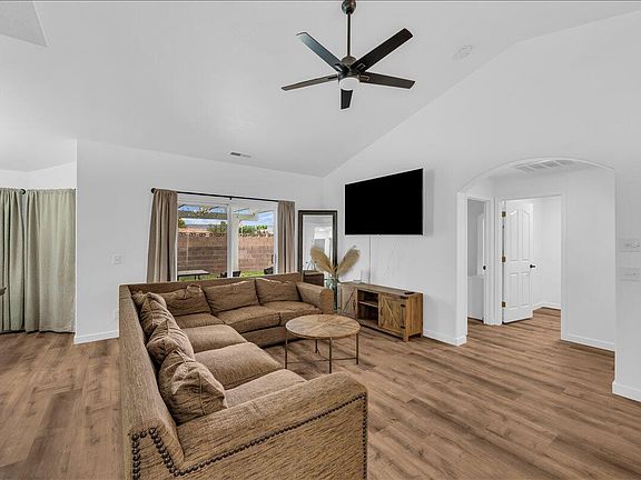 3rd image of 1305 E Riverside Dr Unit 23