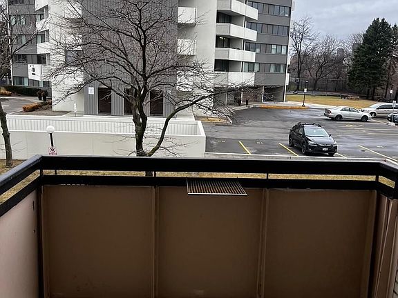 3rd image of 130 Neptune Dr #202