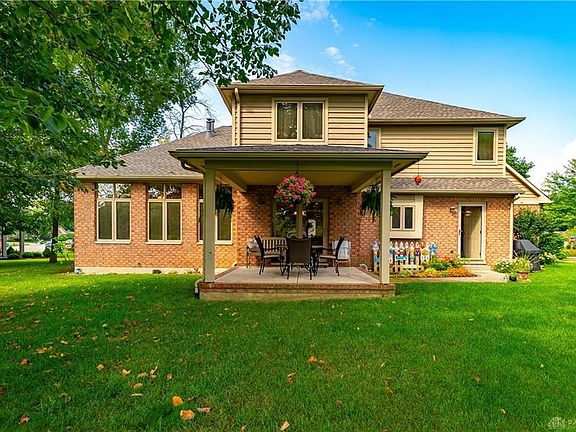 2nd image of 809 Shaney Ln