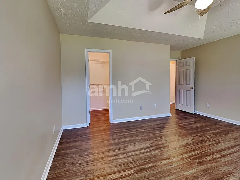 4855 Lake Park Ter — Photo 10