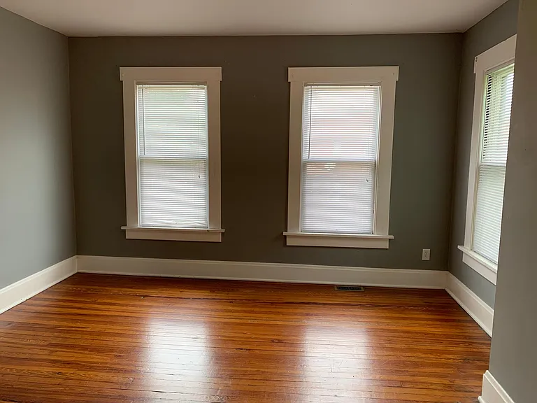 379 E Tompkins St — Photo 18