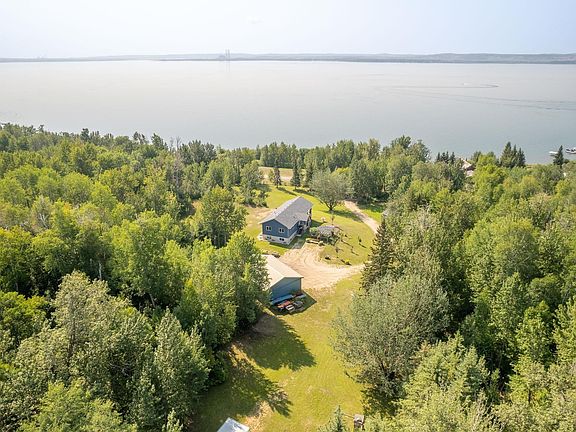 2nd image of 4518 Lakeshore Rd