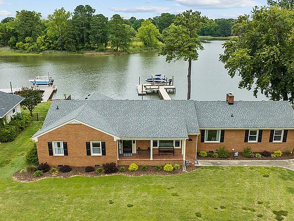 2nd image of 3708 Shoreline Dr