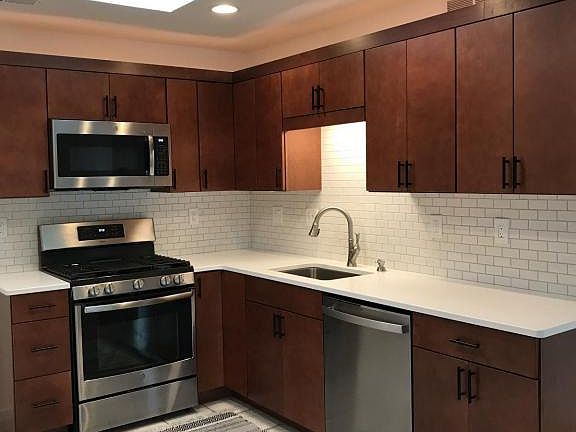 2nd image of 575 N Broadway APT 3