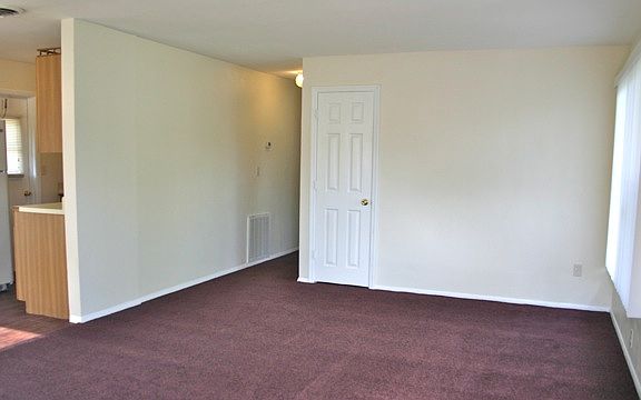 Living to Hall View
