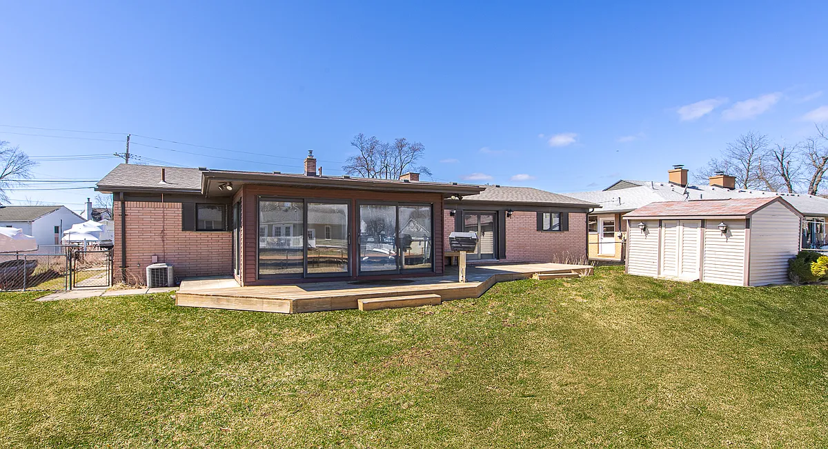 Building Photo - 1307 Brambles Dr