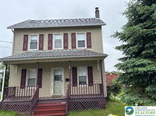 135 Water St, Wind Gap, PA 18091