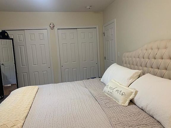 4th image of 23-38 27th St #2