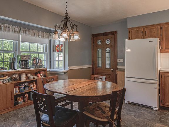 4th image of 1212 Utopia Ln