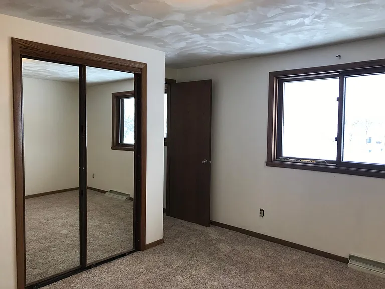 543 Ashbury Dr — Photo 13