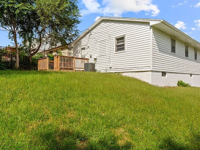 4655 Curtis Ave — Photo 3