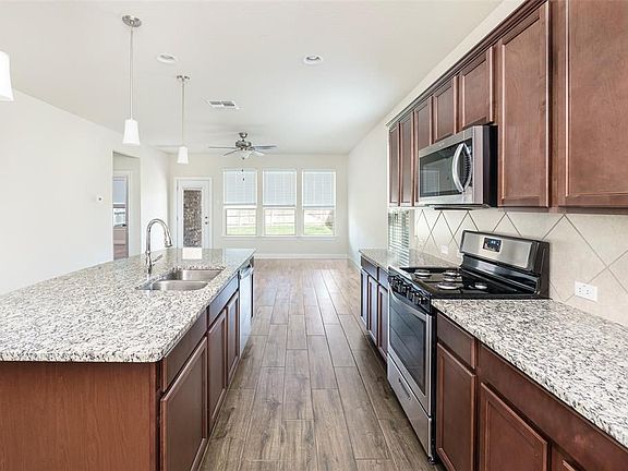 4th image of 17204 Alturas Ave