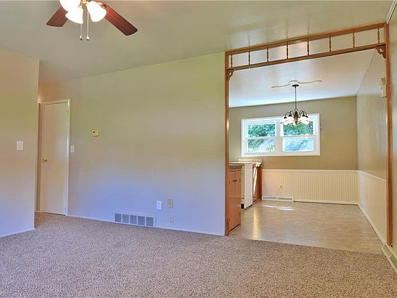 4th image of 1401 Red Oak Dr