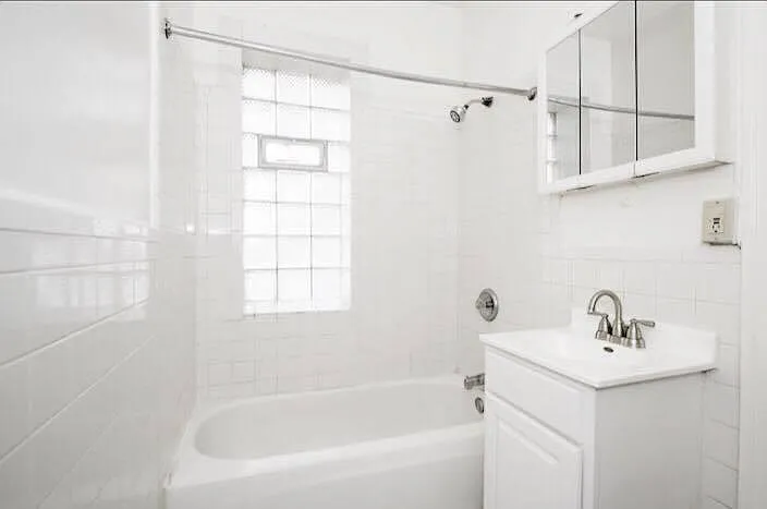 5036 N Sheridan Rd — Photo 8
