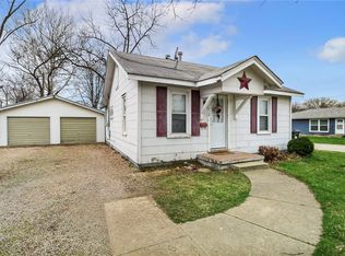 1412 13th St, Charleston, IL 61920