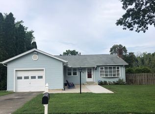 2414 Drexel St, Woodbridge, VA 22192