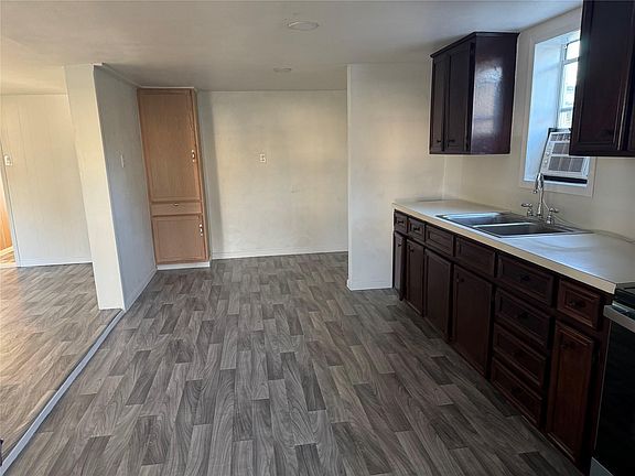 4th image of 406 S 7th St