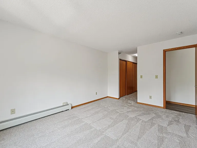 Oaks Lincoln Apartments — Photo 29