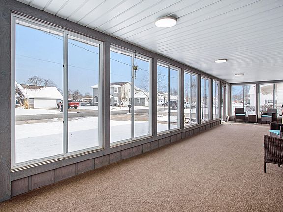 4th image of 4300 Harmony Dr