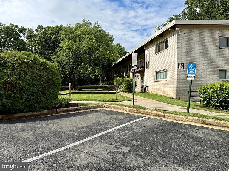 4933 Americana Dr #205 — Photo 18