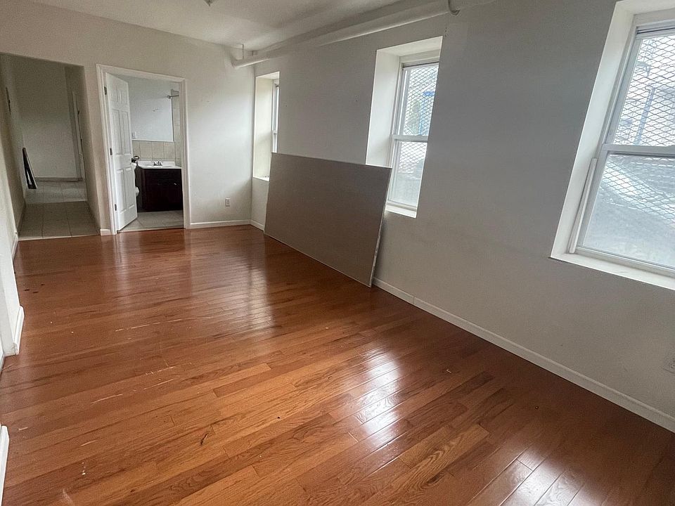2nd image of 78 Oak St #B