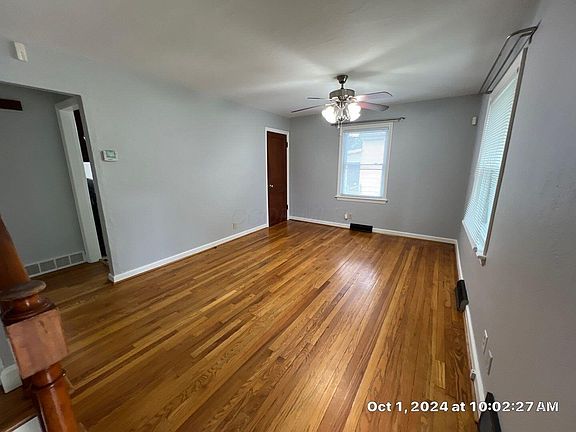 4th image of 881 W 11th Ave