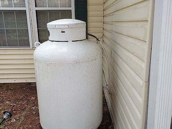 4th image of 100 Greystone Dr