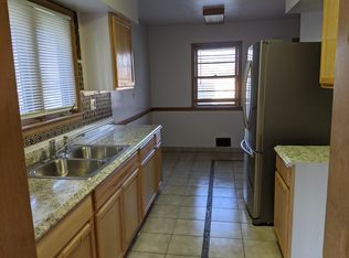 2611 Karen Dr, Rockford, IL 61101