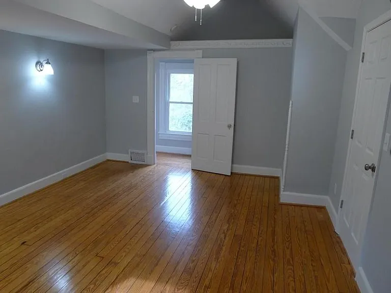538 Florida Ave — Photo 20