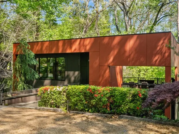 585 Overbrook Dr NW, Atlanta, GA 30318