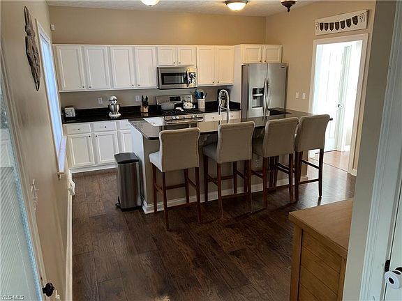 4th image of 8117 Mapleway Dr