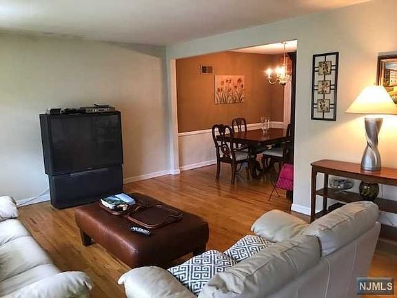 2nd image of 142 Highland Ave