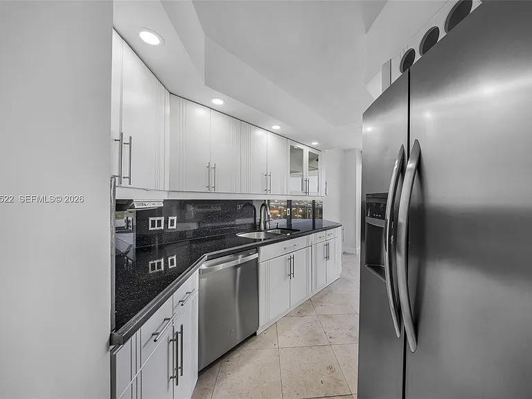 3610 Yacht Club Dr #1016 — Photo 21