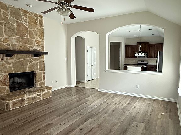 2nd image of 5709 Centeridge Ln