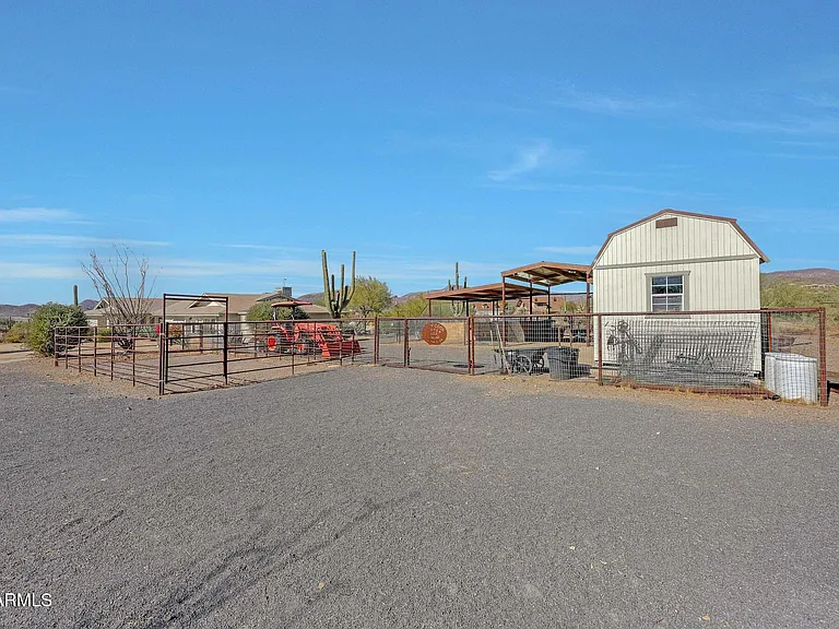 6914 E Highland Rd — Photo 31