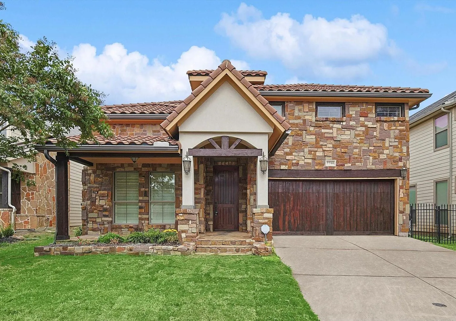 Stunning Mediterranean-Style Home in Highly Desirable Craig Ranch! — Photo 2