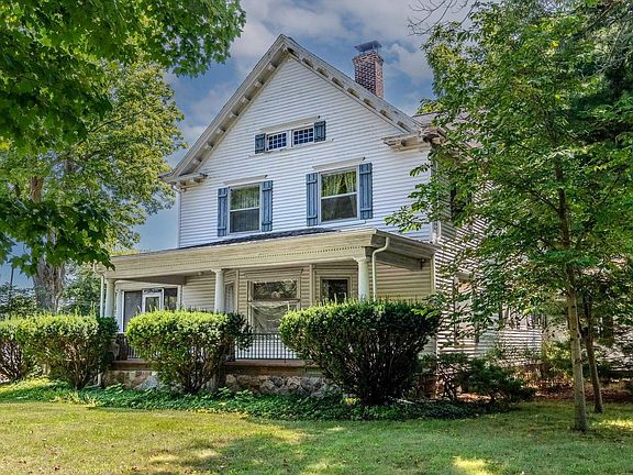 5th image of 109 N Mountain St
