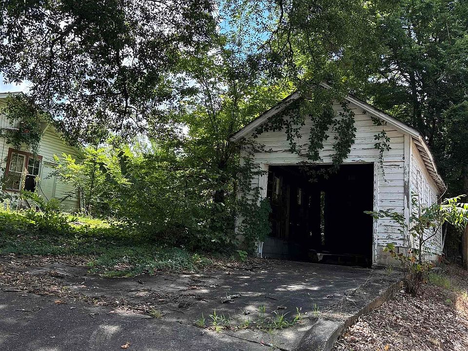2nd image of 4700 Avenue R