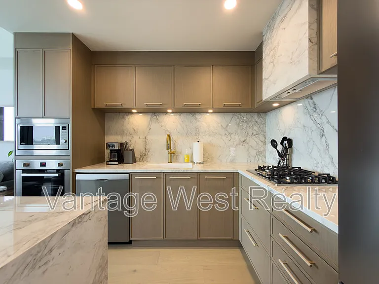 3800 Capozzi Rd #807 — Photo 24
