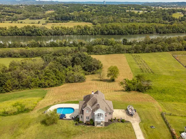 1095 Belcher Ln, Hartsville, TN 37074