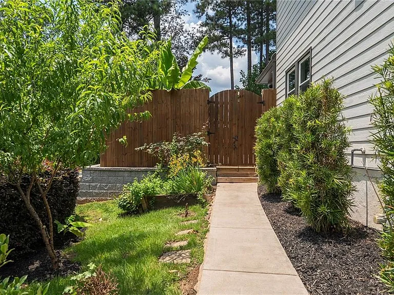 100 Cabots Cove Ct — Photo 60