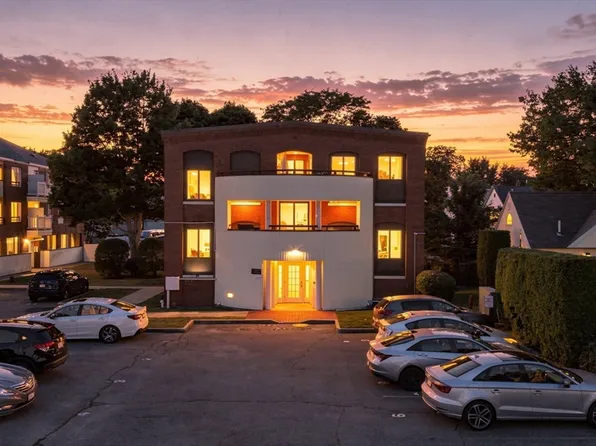 11 Margin St APT 6, Lynn, MA 01905