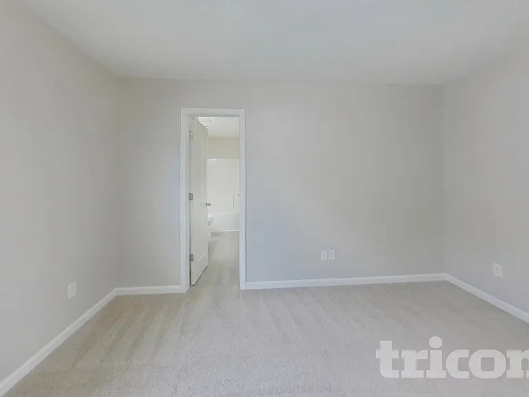 344 Longfellows Ln — Photo 10